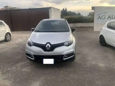 Usata Renault Captur Zen 90 CV (66 kW) 2017 Argento SUV