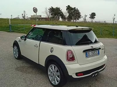 Usata Mini Cooper S Chili 174 CV (127 kW) 2007 Bianco Utilitaria