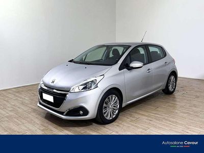 Argento Usata 2018 Peugeot 208 Active Utilitaria | 9490 € (Buon prezzo)