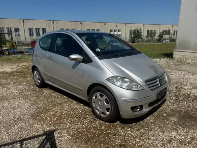 Usata Mercedes A180 Classic 109 CV (80 kW) 2005 Grigio Berlina