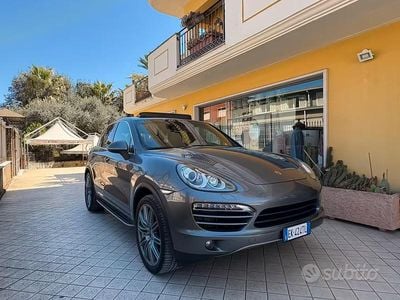 Usata Porsche Cayenne 245 CV (180 kW) 2011 Grigio SUV