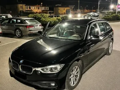 Usata BMW 318 Comfort Edition 2019 Nero Station wagon