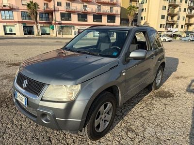 Usata Suzuki Vitara 129 CV (94 kW) 2006 Grigio SUV