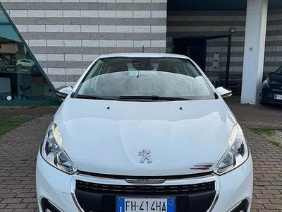 Usata Peugeot 208 GT-line 99 CV (72 kW) 2017 Bianco Utilitaria