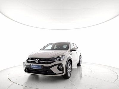 Begagnad VW Taigo R-line 110 HK (80 kW) 2023 Grå SUV