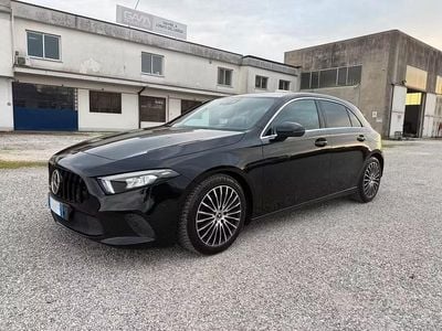 Usata Mercedes A180 116 CV (85 kW) 2019 Nero Berlina