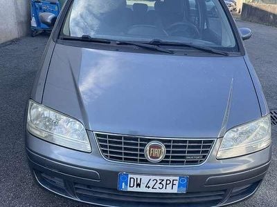 Usata Fiat Idea 90 CV (66 kW) 2009 Grigio Monovolume