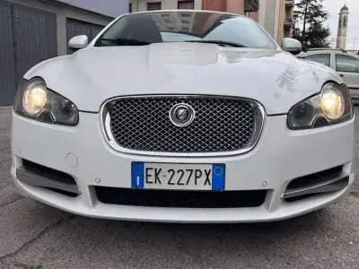 Usata Jaguar XF Premium Luxury 241 CV (177 kW) 2011 Berlina