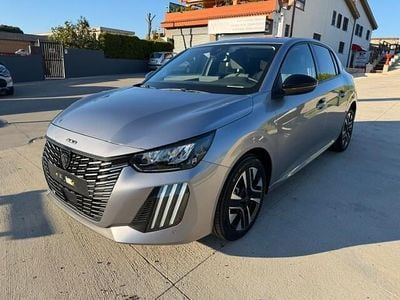 Usata Peugeot 208 Allure 101 CV (74 kW) 2025 Argento Utilitaria