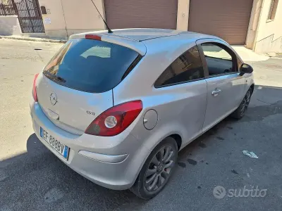 Usata Opel Corsa 75 CV (55 kW) 2010 Grigio Utilitaria