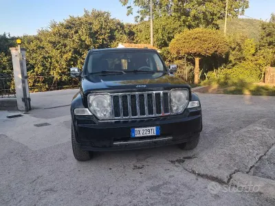 Usata Jeep Cherokee 177 CV (130 kW) 2009 SUV