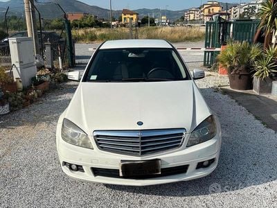 Gebraucht Mercedes C220 170 PS (125 kW) 2010 Weiß Limousine