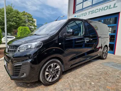 Usata Opel Zafira Life Innovation 150 CV (110 kW) 2020 Diamant schwarz/karbon schwarz Monovolume