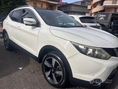 Usata Nissan Qashqai Tekna 131 CV (96 kW) 2016 Bianco SUV