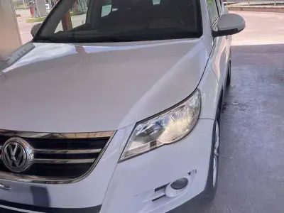 Usata VW Tiguan Sport 140 CV (102 kW) 2011 Bianco SUV