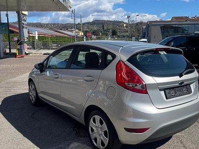 Usata Ford Fiesta Titanium 82 CV (60 kW) 2009 Grigio Utilitaria