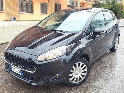 Begagnad Ford Fiesta 60 HK (44 kW) 2016 Svart Sedan