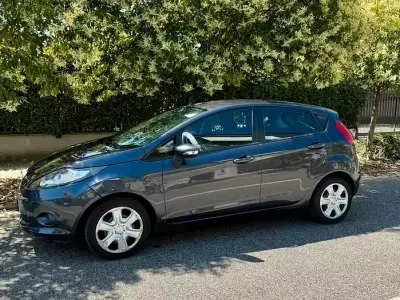 Usata Ford Fiesta Titanium 82 CV (60 kW) 2009 Grigio Berlina