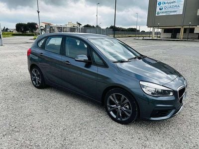 Begagnad BMW 218 Active Tourer Luxury Line 150 HK (110 kW) 2017 Grå Minibuss