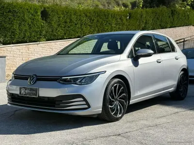 Gebraucht VW Golf VIII Life 116 PS (85 kW) 2023 Silber Limousine