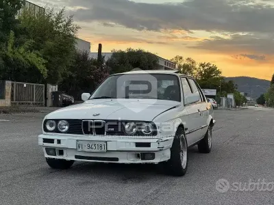 Usata BMW 318 113 CV (83 kW) 1990 Bianco Berlina