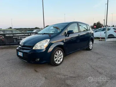 Usata Toyota Corolla Verso Sol 116 CV (85 kW) 2005 Blu Monovolume