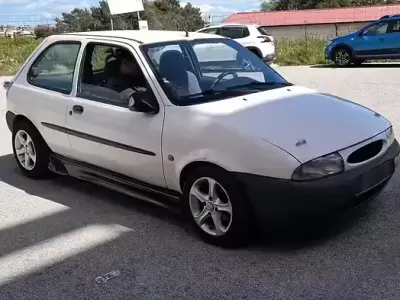 Usata Ford Fiesta 60 CV (44 kW) 1998 Bianco Utilitaria