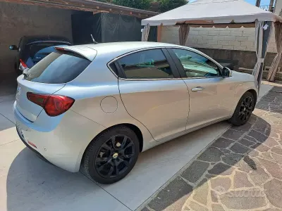 Usata Alfa Romeo Giulietta 109 CV (80 kW) 2013 Grigio Utilitaria