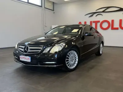 Usata Mercedes E220 Executive 170 CV (125 kW) 2011 Nero Coupé
