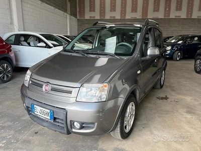 Begagnad Fiat Panda Climbing 77 HK (56 kW) 2012 Grå Halvkombi