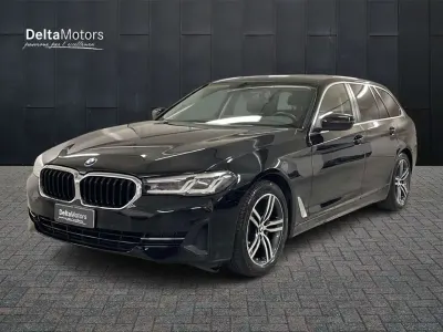 Usata BMW 520 Luxury Line 190 CV (139 kW) 2022 Nero metallizzato Station wagon
