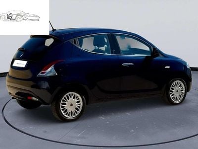 Usata Lancia Ypsilon Gold 77 CV (56 kW) 2018 Blu/azzurro Utilitaria