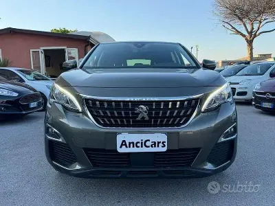 Usata Peugeot 3008 Business-Line 131 CV (96 kW) 2018 Verde SUV