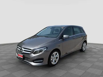 Usata Mercedes B180 109 CV (80 kW) 2017 Grigio montagna Utilitaria
