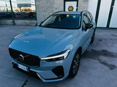Usata Volvo XC60 Plus 197 CV (144 kW) 2024 Vapour grey metallizzato SUV