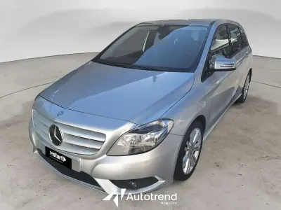 Usata Mercedes B180 Premium 109 CV (80 kW) 2013 Argento Utilitaria