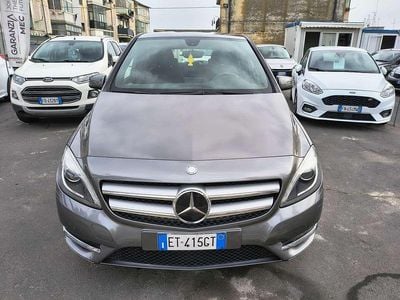 Gebraucht Mercedes B180 Premium 109 PS (80 kW) 2014 Grau Van / Kleinbus