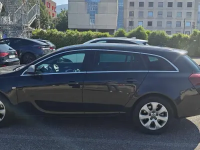 Usata Opel Insignia Cosmo 163 CV (119 kW) 2014 Nero Station wagon
