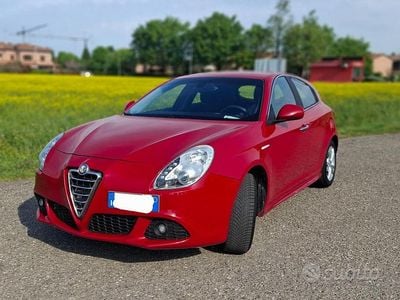 Usata Alfa Romeo Giulietta Distinctive 120 CV (88 kW) 2011 Rosso Utilitaria