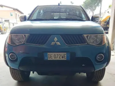 Usata Mitsubishi L200 Intense 136 CV (100 kW) 2006 Blu/azzurro Pick-up