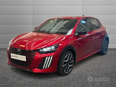 Usata Peugeot 208 GT 101 CV (74 kW) 2023 Rosso Utilitaria