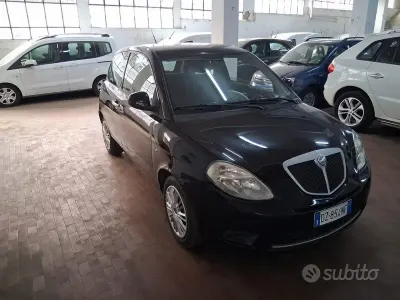 Usata Lancia Ypsilon 60 CV (44 kW) 2010 Nero Utilitaria