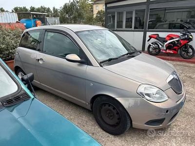 Usata Lancia Ypsilon 75 CV (55 kW) 2008 Marrone Utilitaria