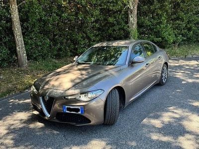 Usata Alfa Romeo Giulia 160 CV (117 kW) 2018 Marrone Berlina