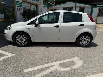 Usata Fiat Grande Punto 65 CV (47 kW) 2017 Bianco Utilitaria