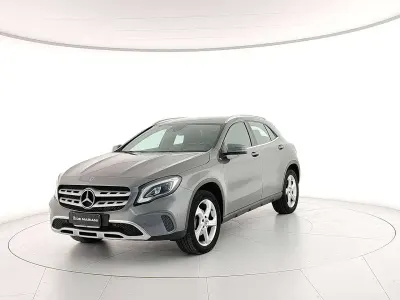 Usata Mercedes GLA200 136 CV (100 kW) 2018 Grigio montagna SUV