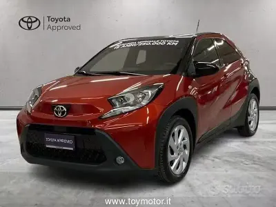 Usata Toyota Aygo X Trend 72 CV (52 kW) 2022 Rosso SUV