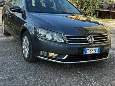 Usata VW Passat 140 CV (102 kW) 2012 Bluazzurro Station wagon