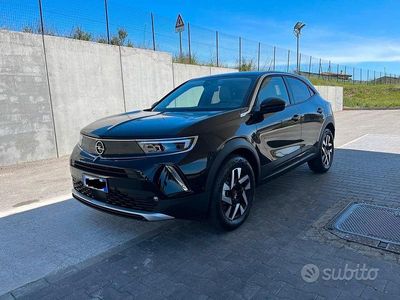 Usata Opel Mokka Elegance 110 CV (80 kW) 2024 Nero SUV
