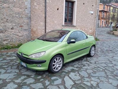 Begagnad Peugeot 206 CC 109 HK (80 kW) 2001 Grön Cab